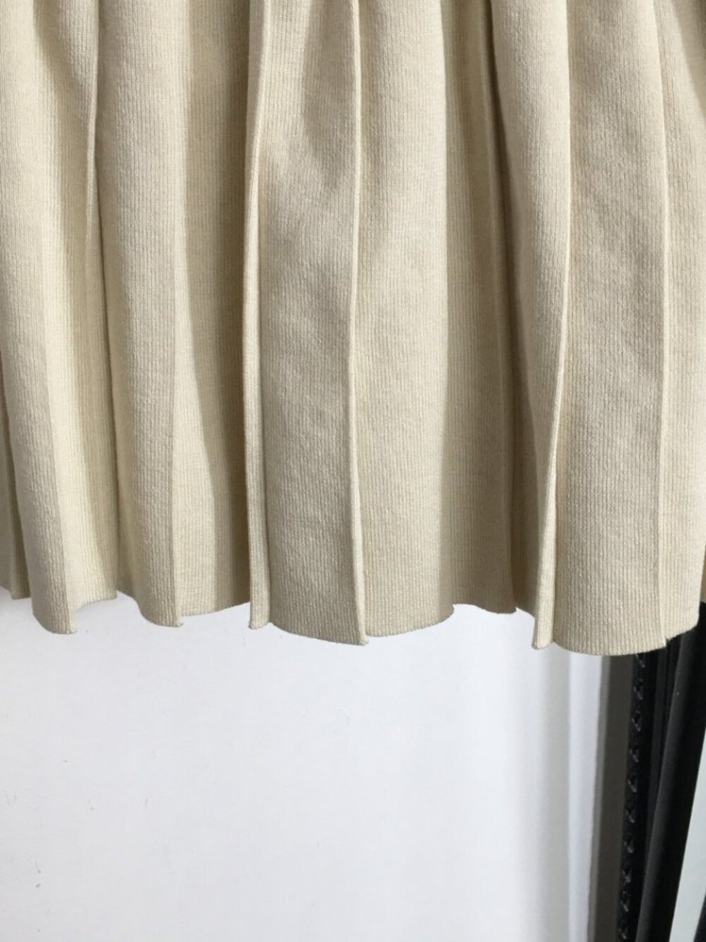 Miu Miu - Apricot - Skirt - Preppy-style pleated red stripes - Picture 4 of 6